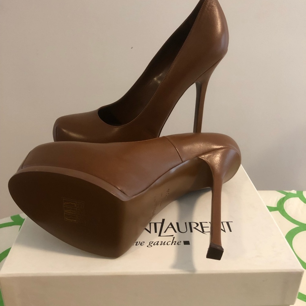Saint Laurent Leather Pump Napa Cognac